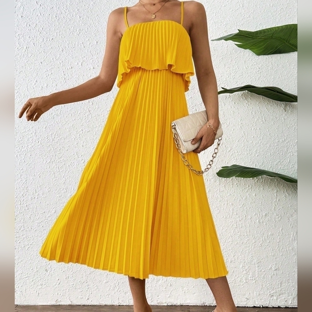 Solid Color Pleated Woven Sling Dress For Summer - Picture 2 of 5